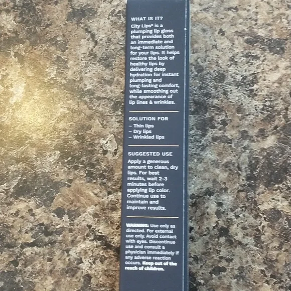 City Lips Plumping Lip Gloss - Elegant Clear. 💋🔥💋🔥 - Picture 3 of 6